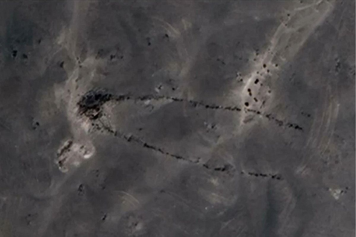 На аэрофотоснимках с дрона это сооружение похоже на гигантский космический спутник с антеннами.