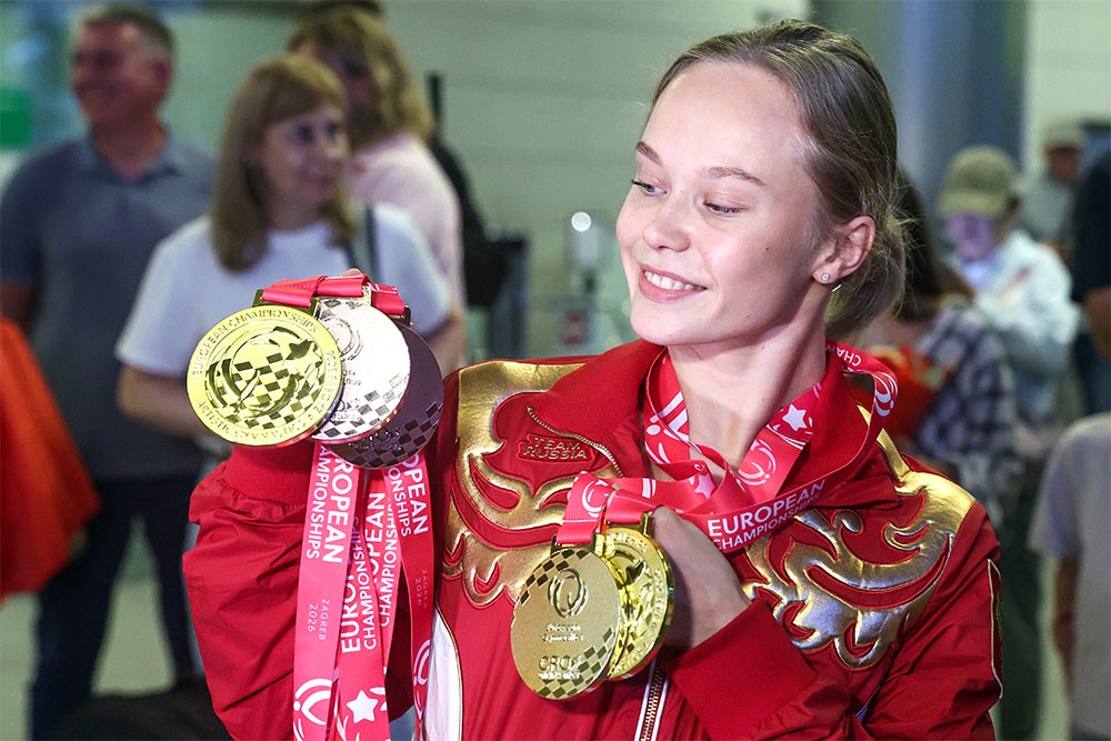 Гимнастка Ангелина Мельникова выиграла личное многоборье на чемпионате Европы в Хорватии. Гимнастка Ангелина Мельникова выиграла личное многоборье на чемпионате Европы в Хорватии.