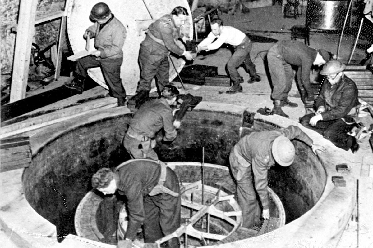 Немецкий экспериментальный ядерный реактор в Хайгерлохе, апрель 1945 года.