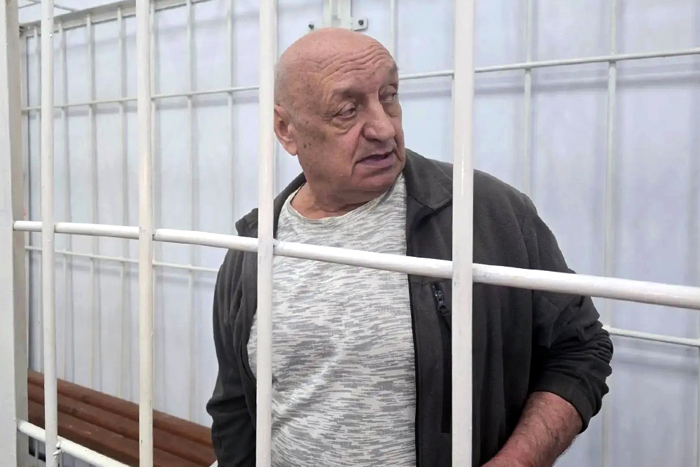 Владимир Жигулин, стоя за решеткой, мало что понял из озвученного приговора. В СИЗО он практически полностью оглох.