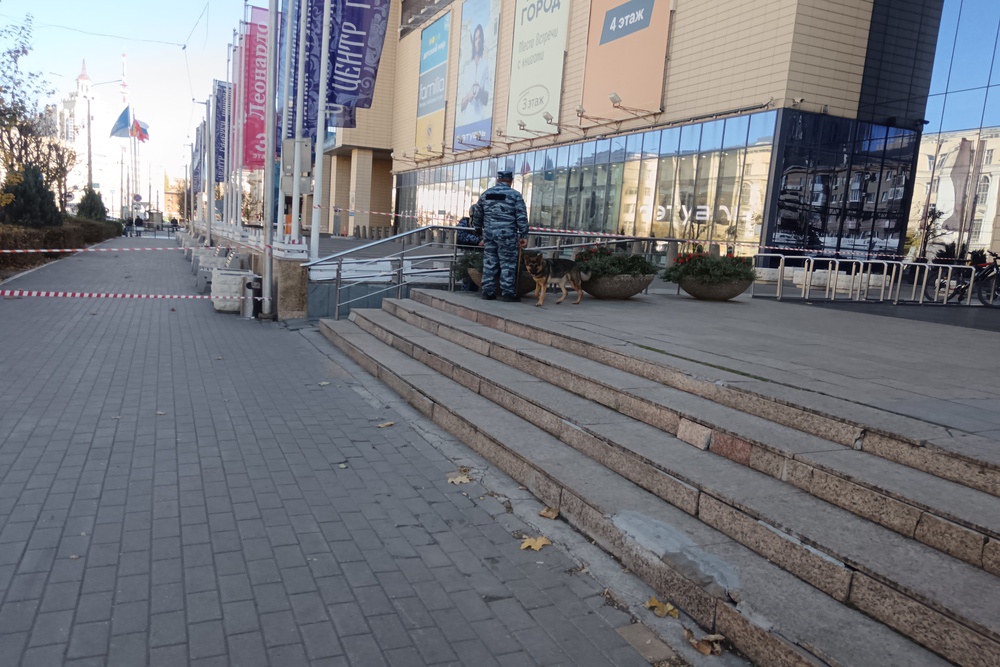 Воронежцы из ударов ВСУ проснулись рано утром, но сейчас в центре города спокойно. Воронежцы из ударов ВСУ проснулись рано утром, но сейчас в центре города спокойно.