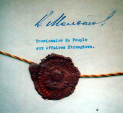 Подпись Молотова на пакте позволила СССР еще почти два года прожить без войны.