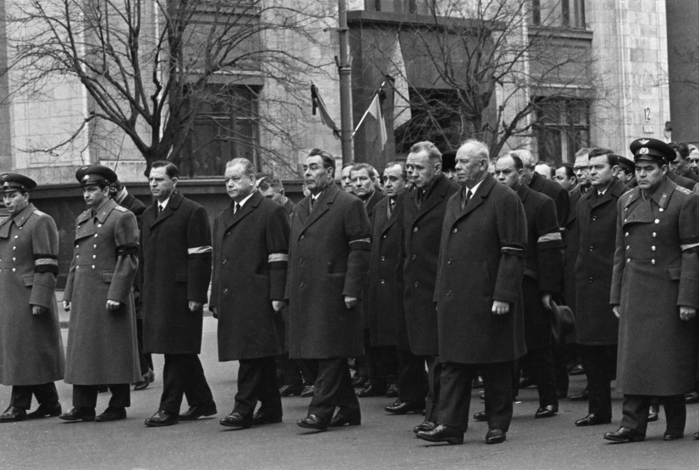 Похороны Юрия Гагарина и Владимира Серегина - Российская газета