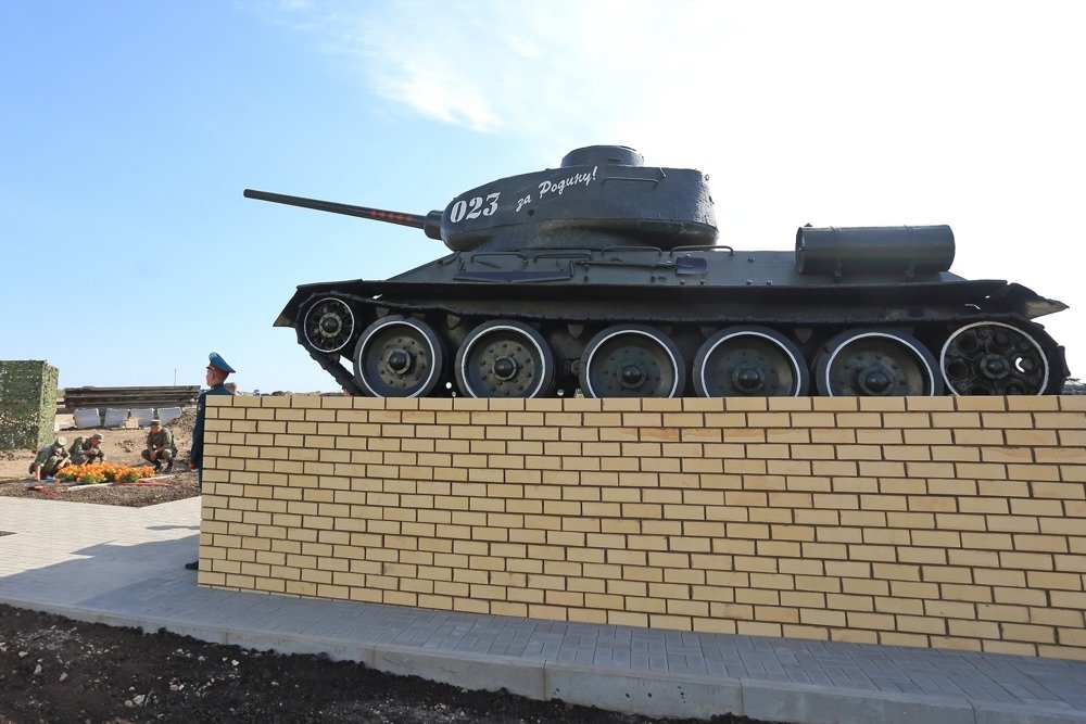 Наклейки на авто танковые войска. 237 танковый. Шеврон 237 танкового полка. 237 танковый полк шеврон. Самый известный танкист.