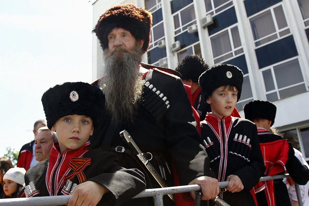 Традиции казачества. Казачата казаки. Казачьи дети. Казачьи шермиции кубань. Казачьи шермиции кубань.