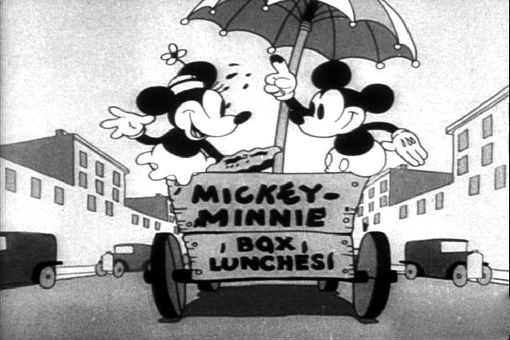 Кинотеатрдағы әйелдер дәретханасындағы жасырын камера