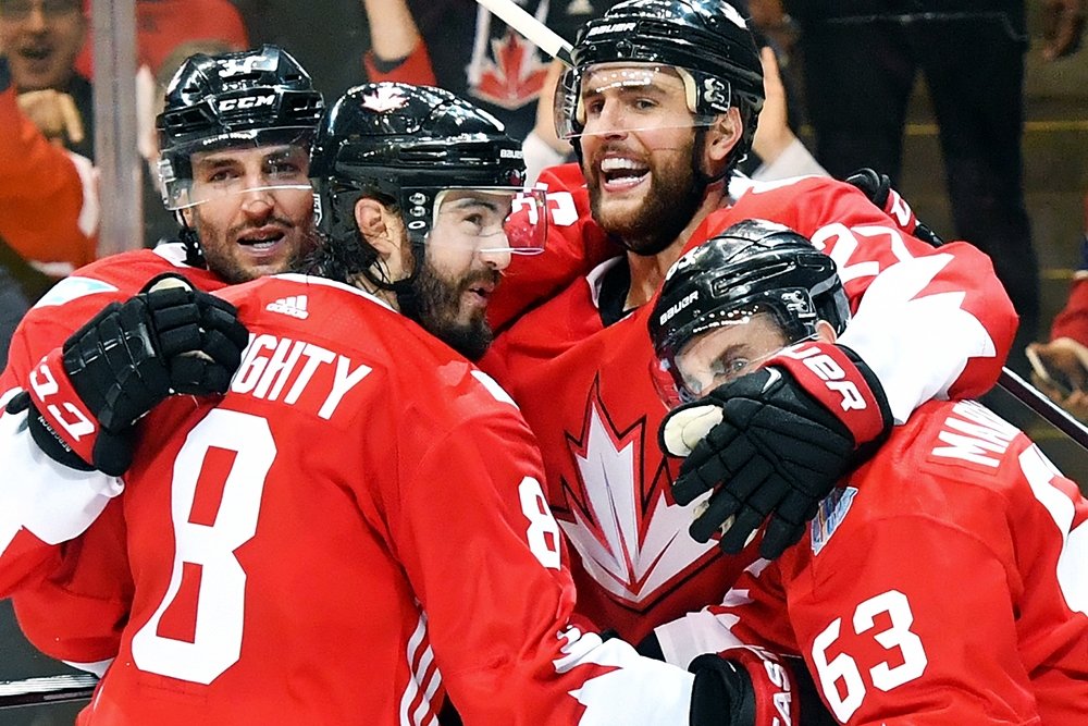 Канада хоккей. Хоккеисты сборной канады. Игроки сборной канады. Хоккейная команда канады 2022. Сидни кросби в сборной канады.