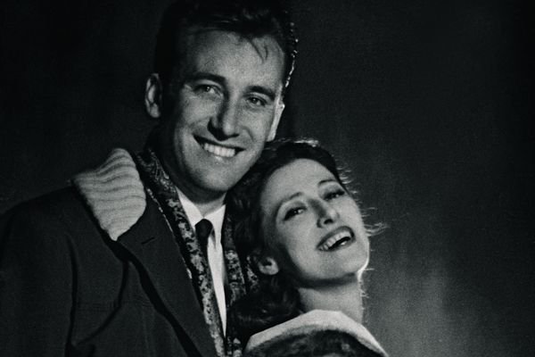 "Коттедж не отапливался. Крыша протекала. Но мы лучились радостью..."