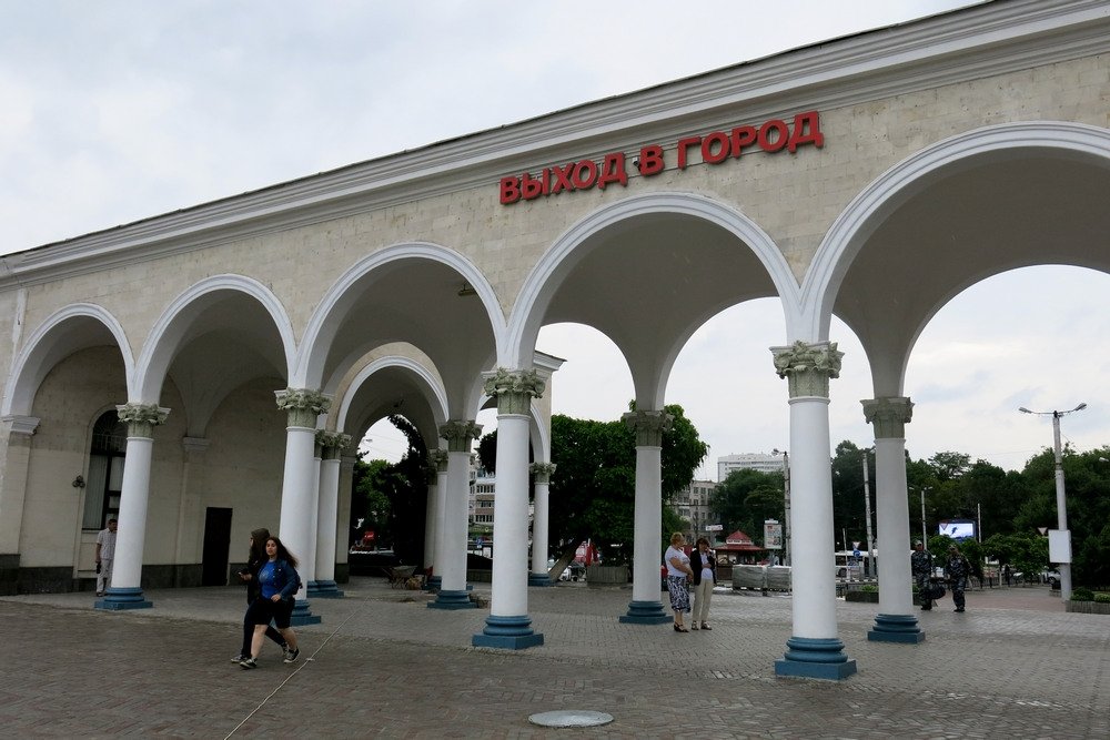 Қара нәсілділер әйелдерді есекпен силайды Өзбек әйелінің порно суреті