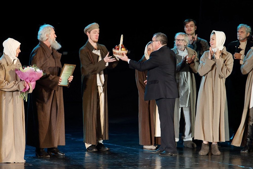 Фестиваль царь сказка. М достоевского 2022. Театральный фестиваль великий новгород. Театральный фестиваль великий новгород. Театральный фестиваль достоевского.