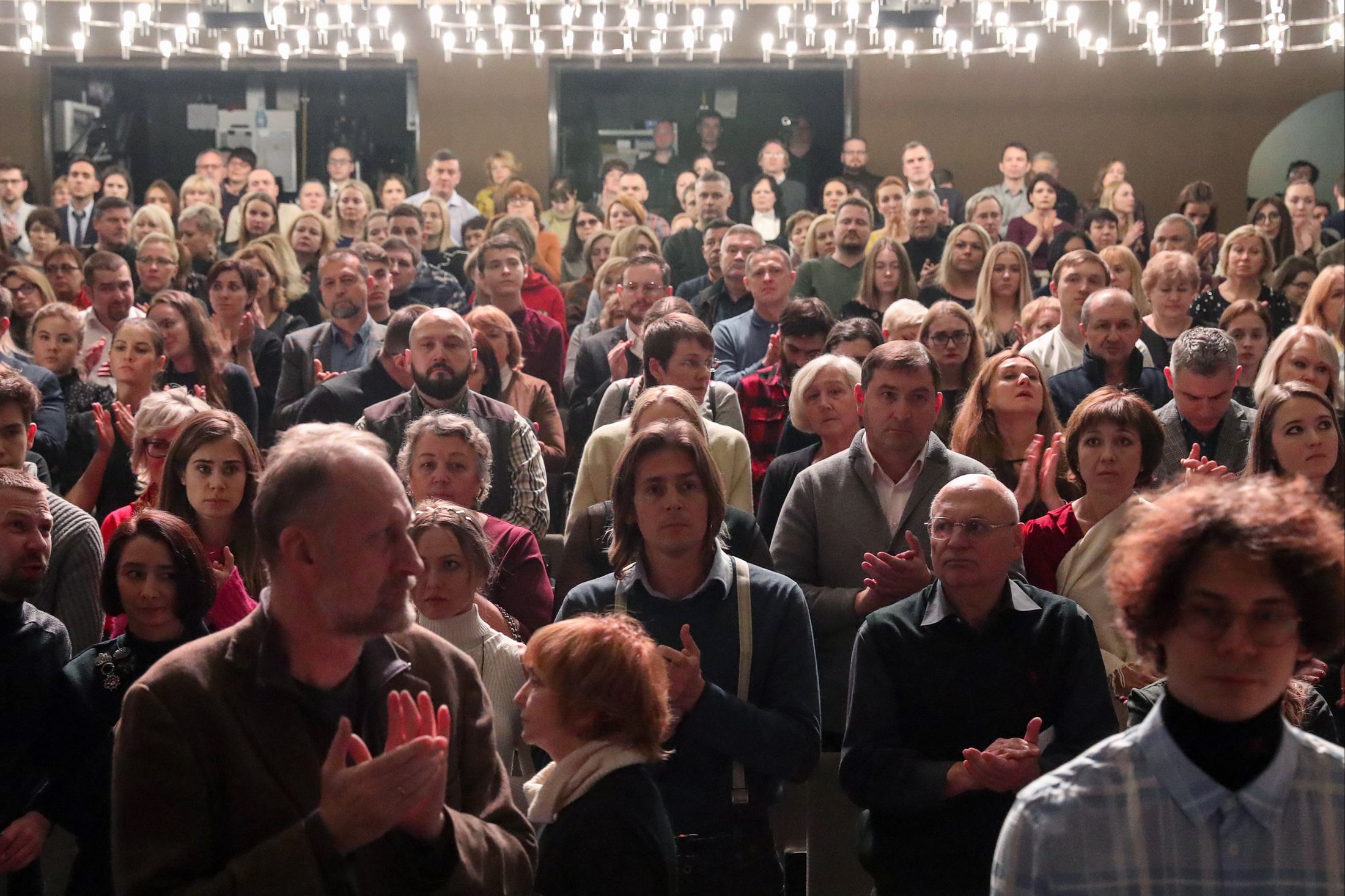 воздух современник. дни турбиных булгаков пьеса. крутой маршрут евгении гинзбург спектакль. воздух современник. спектакль.