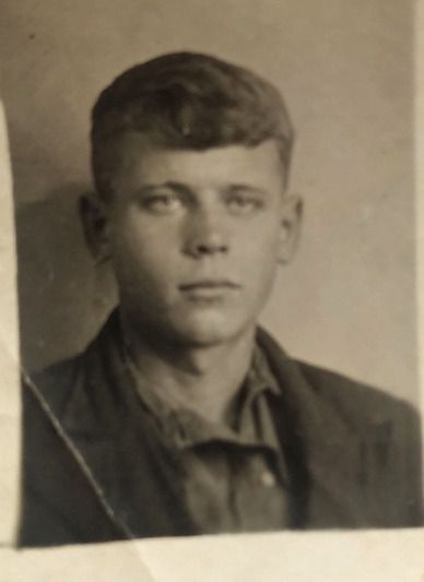 Коваленко Трофим Никитович (1918-1942) старший сержант, командир звена. 688-й штурмовой авиационный полк, 16-я воздушная армия.
