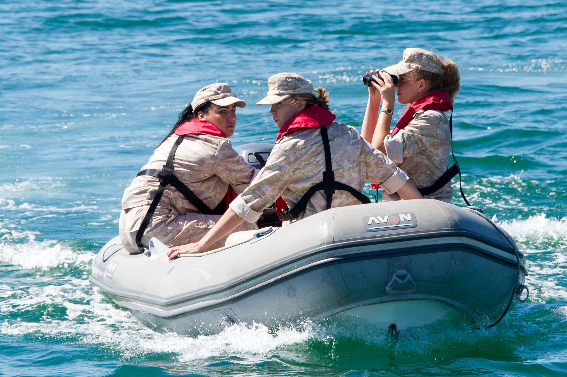 противодиверсионный катер п-834. что с экипажем катера. команда корабля. экипаж речного судна. п834 раптор катер женский экипаж.