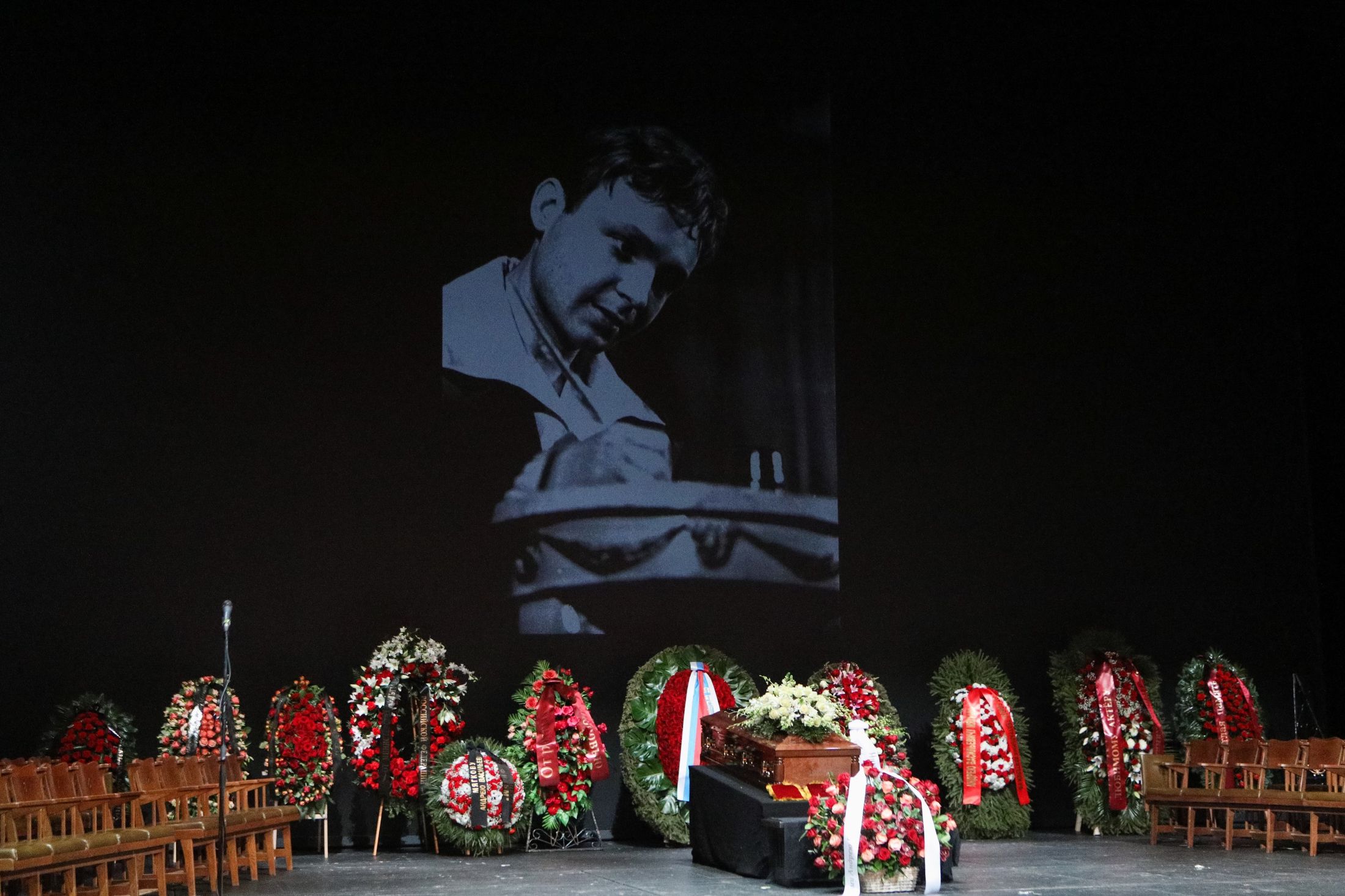 Andrew coffin. The coffin of andy and leyley к34. Andrew coffin. Andrew coffin. Скейт в виде гроба.