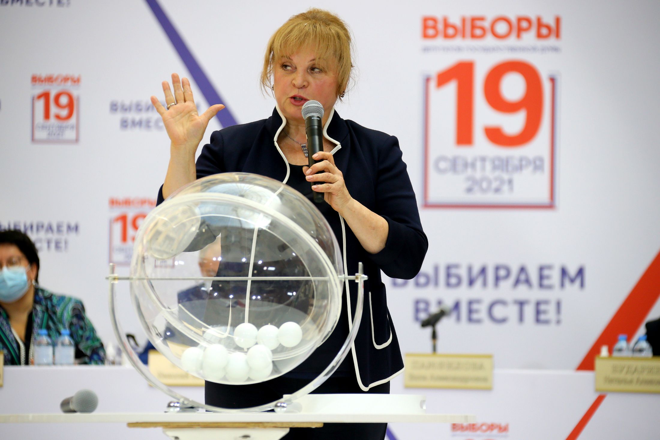 ЦИК определил порядок распределения мест в бюллетенях