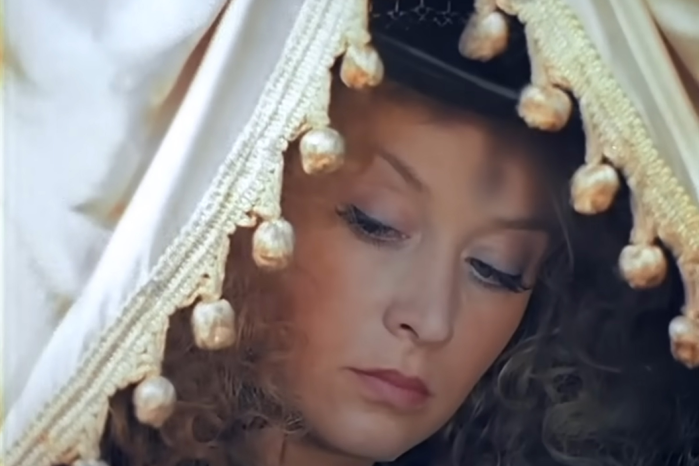 Д'артаньян и леди винтер. Лилия леди винтер. Миледи винтер три мушкетера. Миледи лилия. Лилия леди винтер.