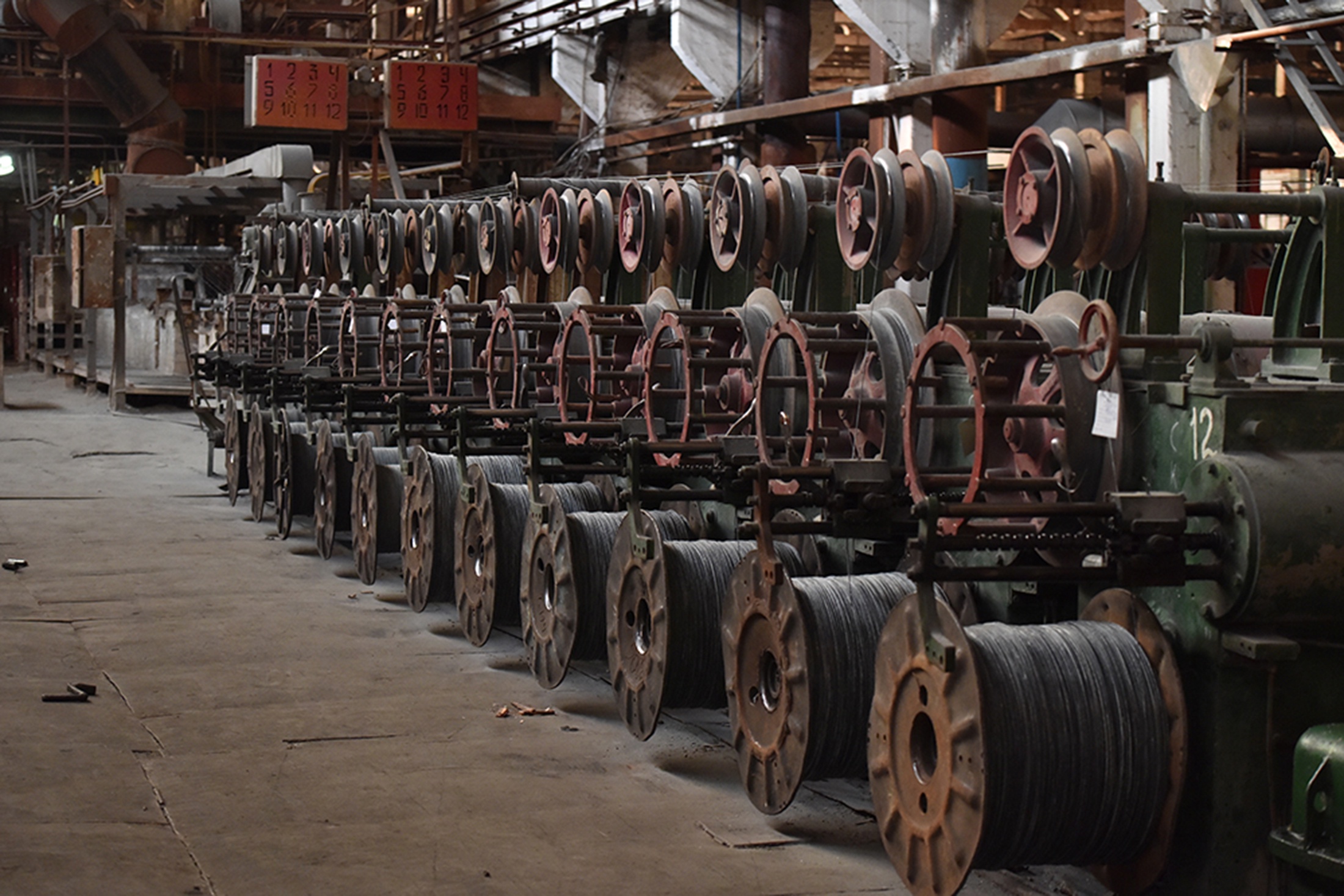 Редаелли ссм волгоград. Северсталь метиз волгоград. Канатный завод харцызск. Канатный завод волгоград. Канатный цех.