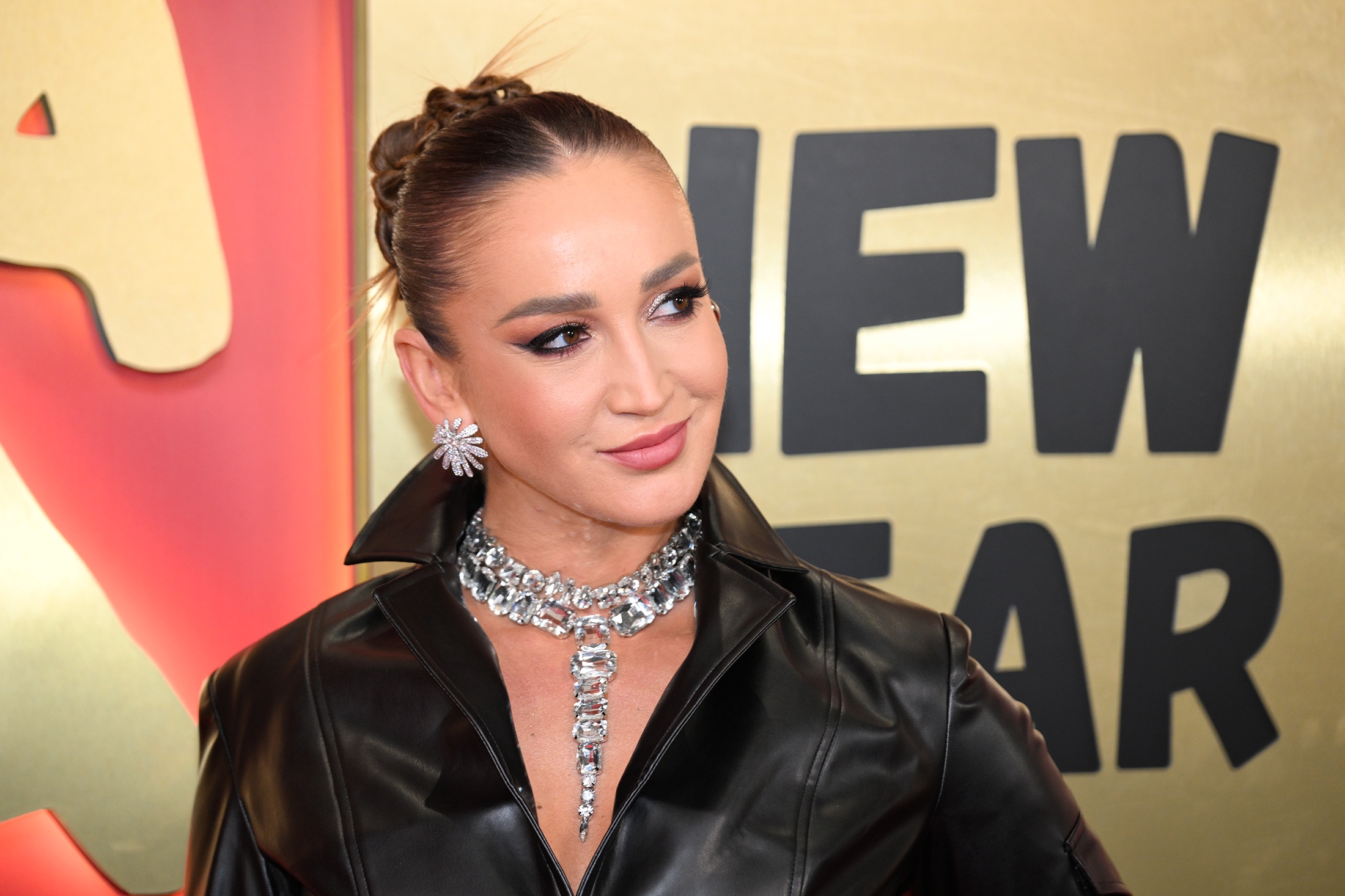 Бетіндегі семіз есек