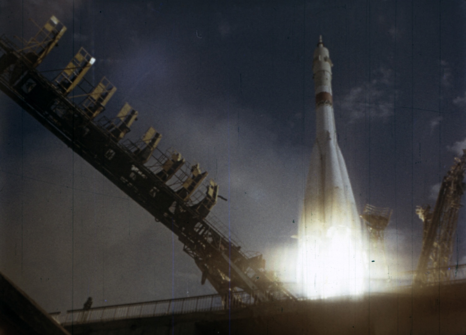 Через 7,5 часов после взлета "Союза-19" стартовал "Аполлон". 
15&nbsp;июля 1975&nbsp;года.