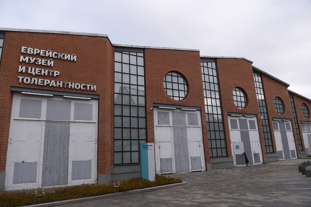 Бахметьевский гараж (ул. Образцова, 19А). Архитектор Константин Мельников