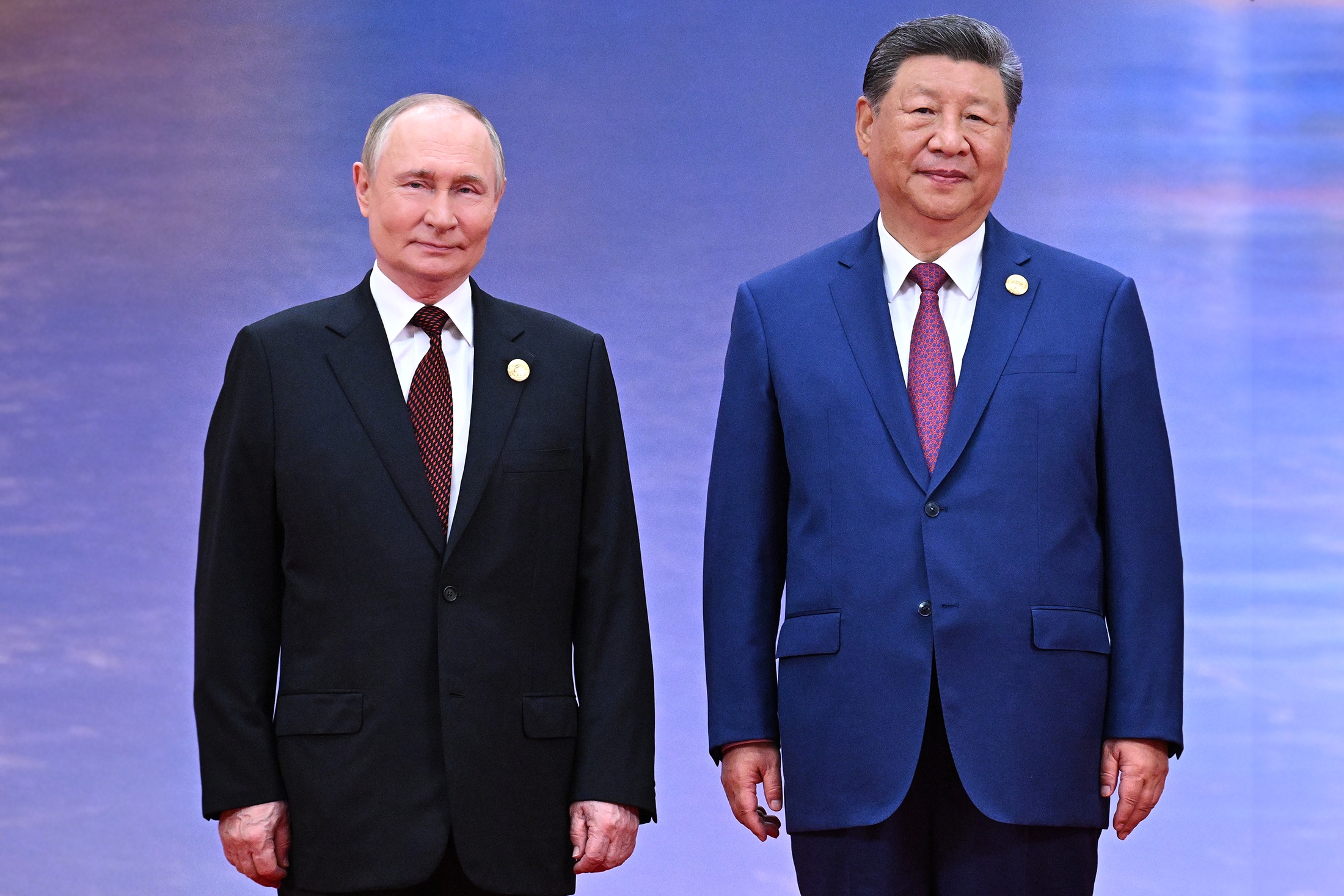 Путин и Си Цзиньпин обсудили последние контакты РФ и США – Ушаков