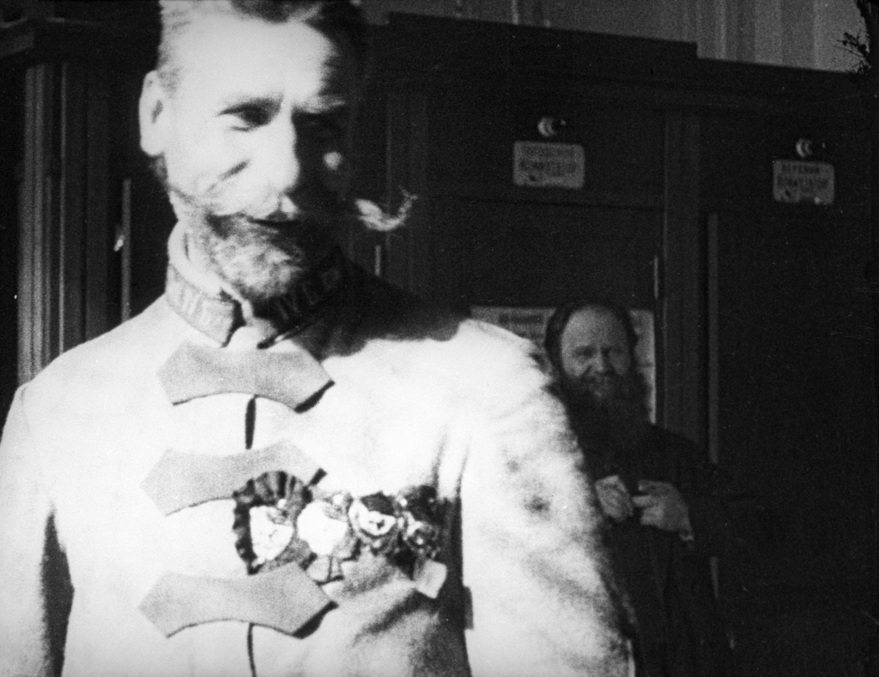 Ян Фабрициус - командир и комиссар Красной Армии во время гражданской войны. Кадр кинохроники.