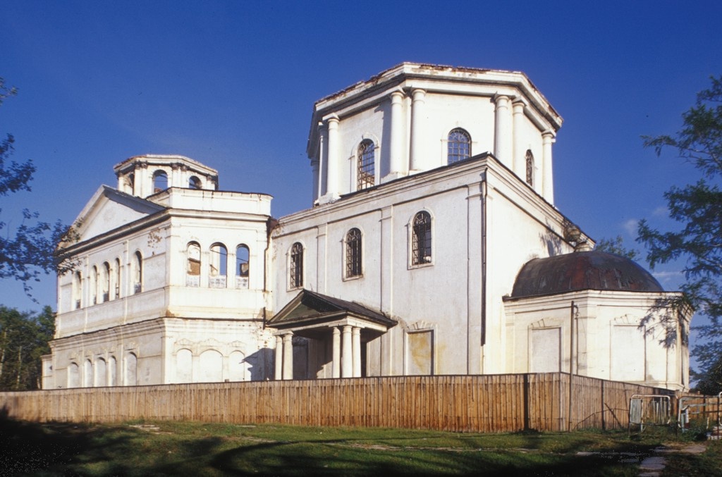 Собор Троицы Живоначальной. Фото 2000 года