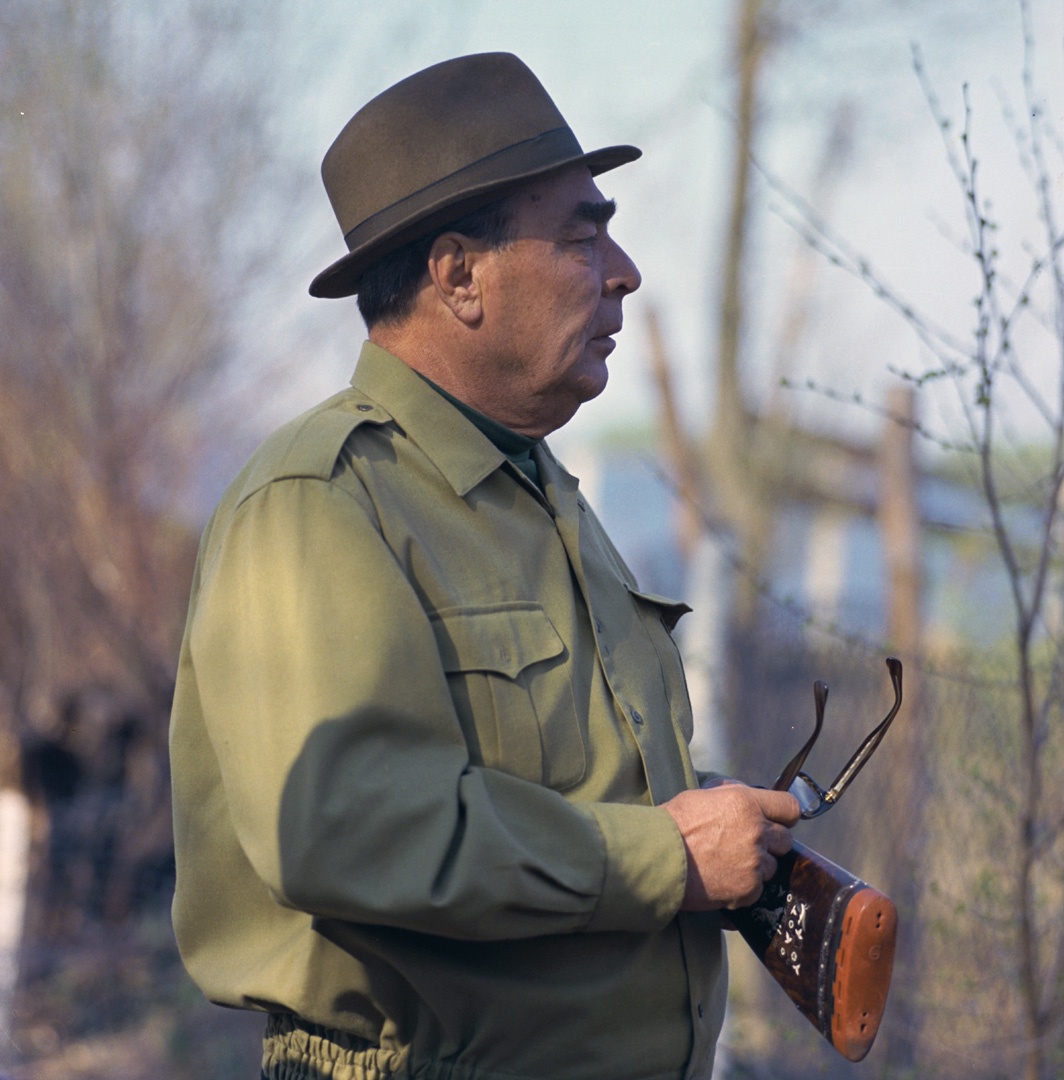 Генеральный секретарь ЦК КПСС Леонид Ильич Брежнев в охотничьем хозяйстве в Завидово. 1972 год. 