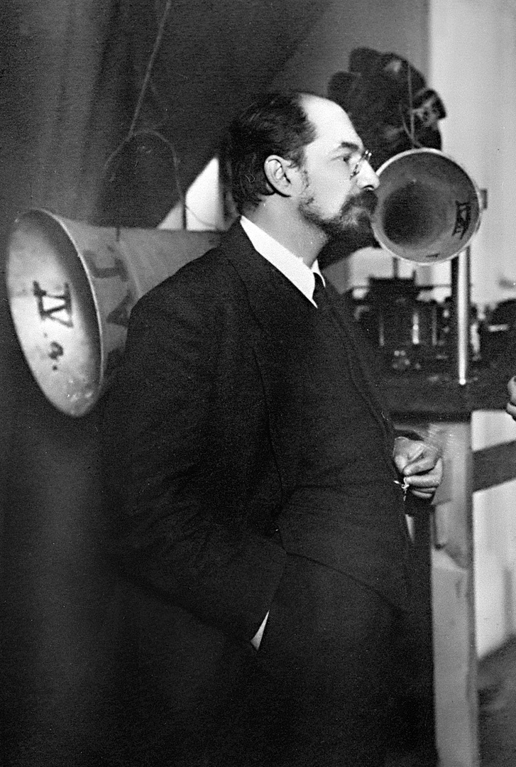 Анатолий Луначарский - первый нарком просвещения РСФСР. 