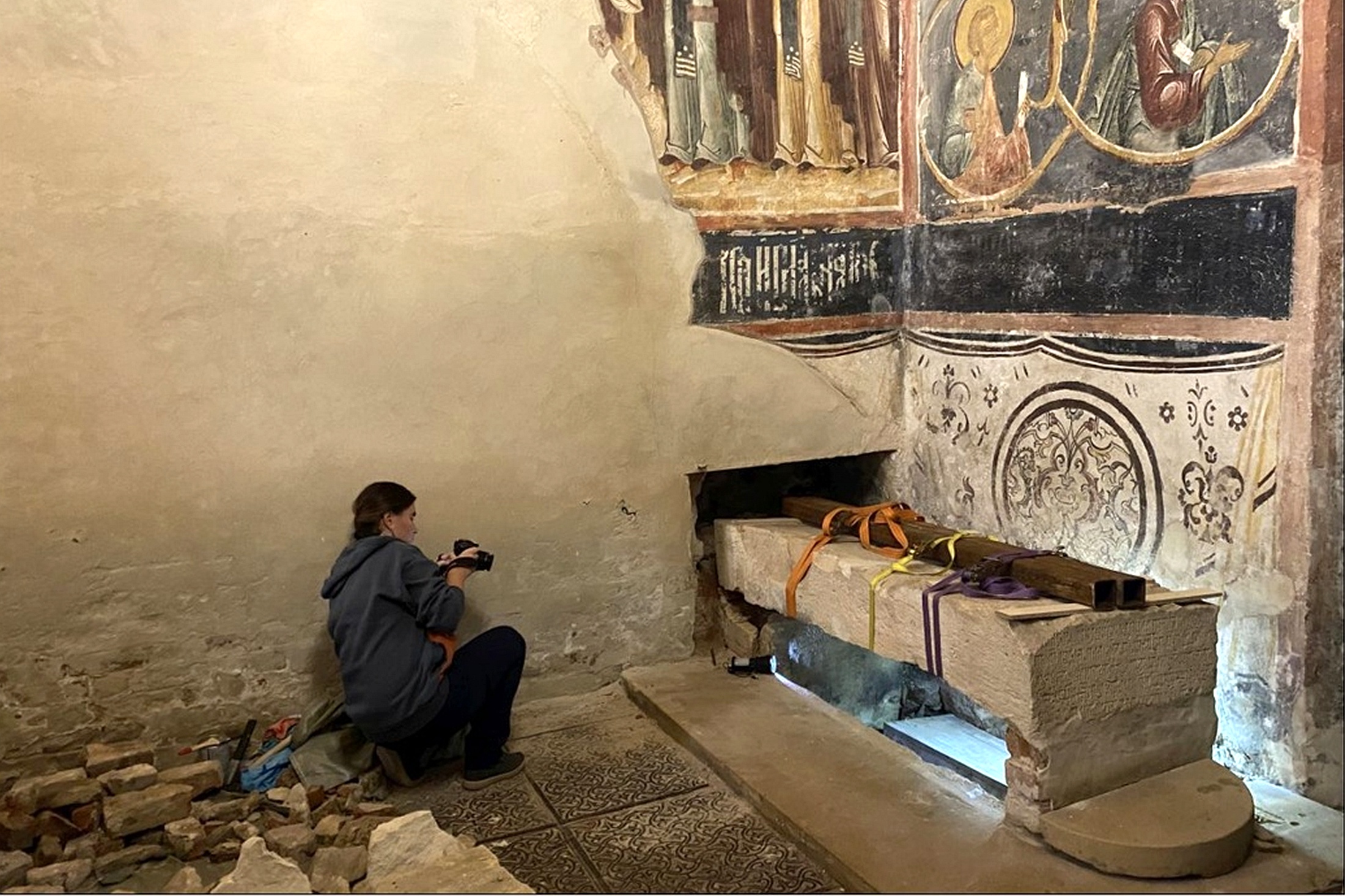 Мощи святителя Иллариона считались утраченными после антирелигиозной компании 1930-х годов, когда они были извлечены из каменной гробницы в Рождественском соборе Суздаля.