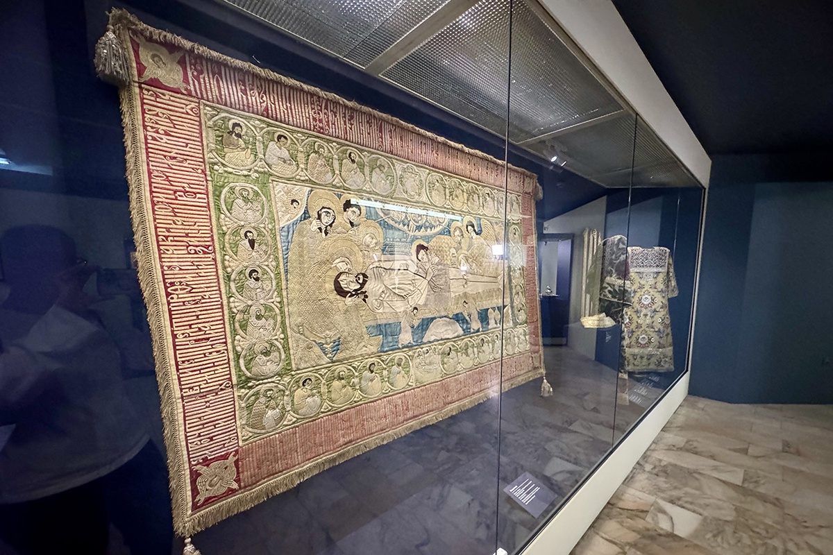 Плащаница. Вклад в Соловецкий монастырь жены стольника Ивана Бутурлина Акилины Петровны Бутурлиной