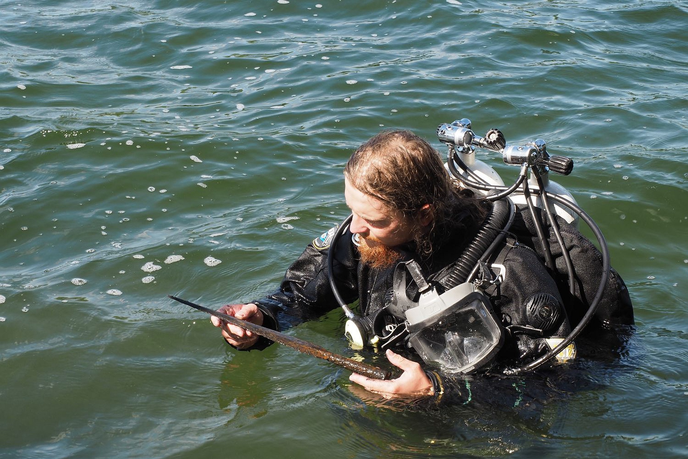 Четыре копья X и XI веков нашли подводные археологи из польского университета Николая Коперника на озере Ледница в Польше.