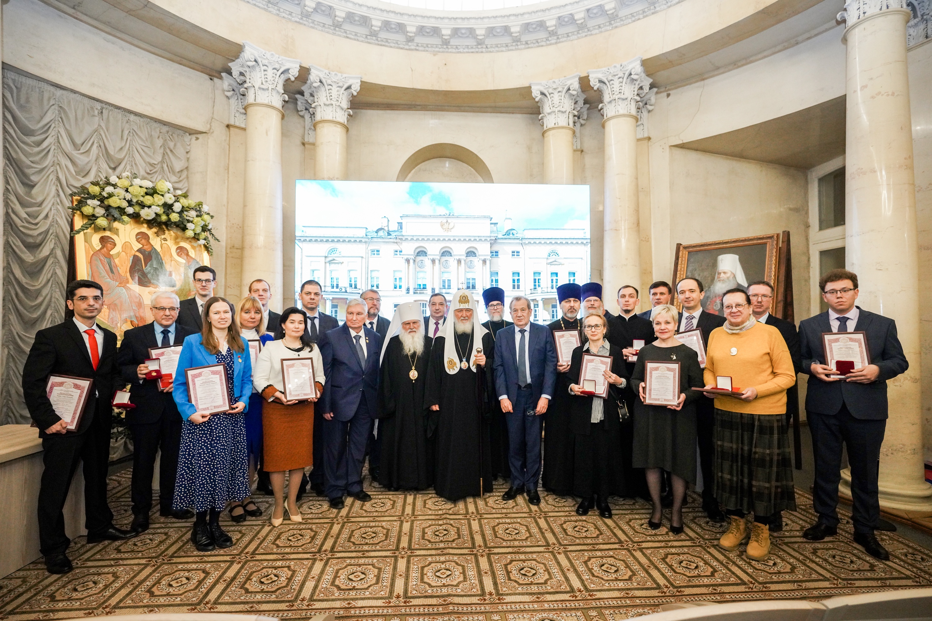 Лауреаты Макарьевской премии на церемонии вручения.