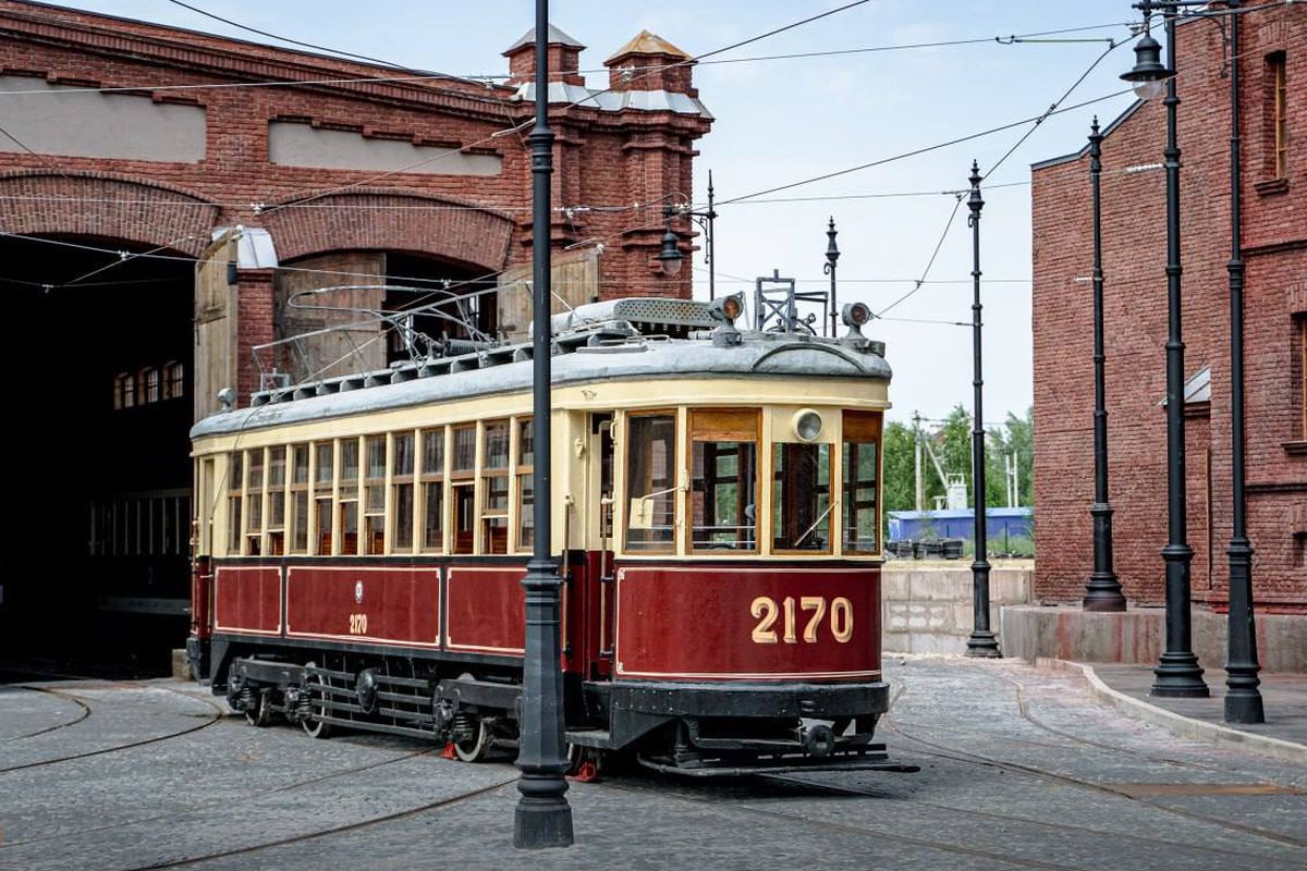 Ретротрамваи из исторической коллекции московского метро снялись в сериале  "Лиля" о Владимире Маяковском. Премьера - скоро.