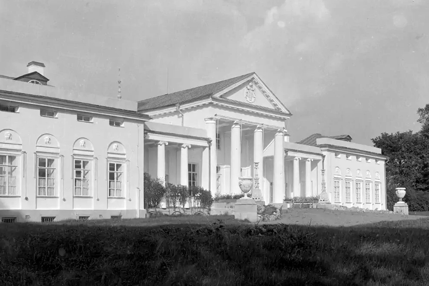 Вид южного фасада главного дома. 1912 год. 