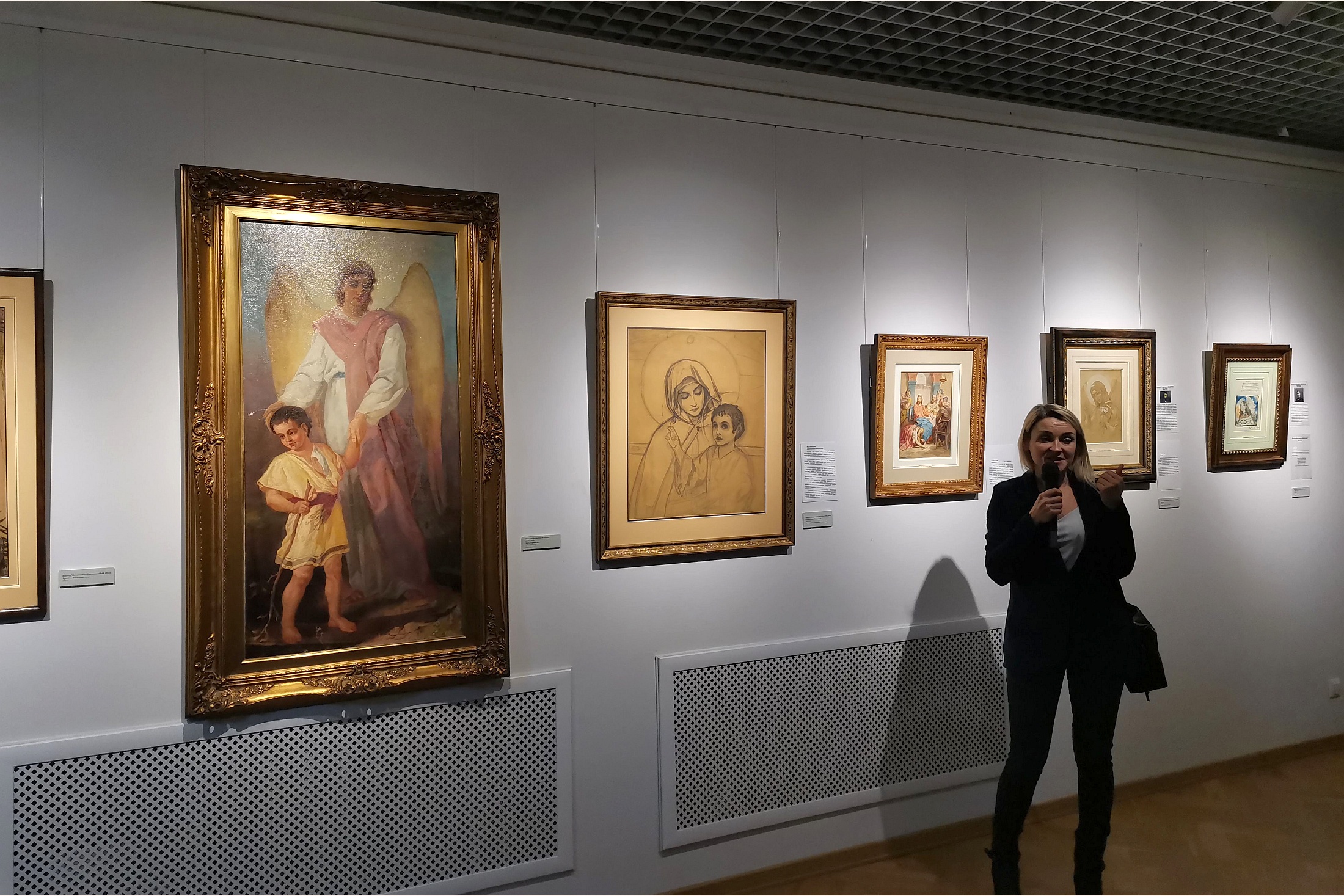 Работы крупных мастеров конца XIX - начала XX веков, благодаря которым сложился "визуальный канон" русской истории, выставили в воронежском областном музее имени И. Крамского.