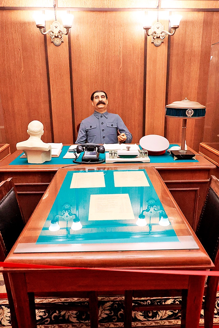 В помещениях Бункера-42 оживает тревожное прошлое. 