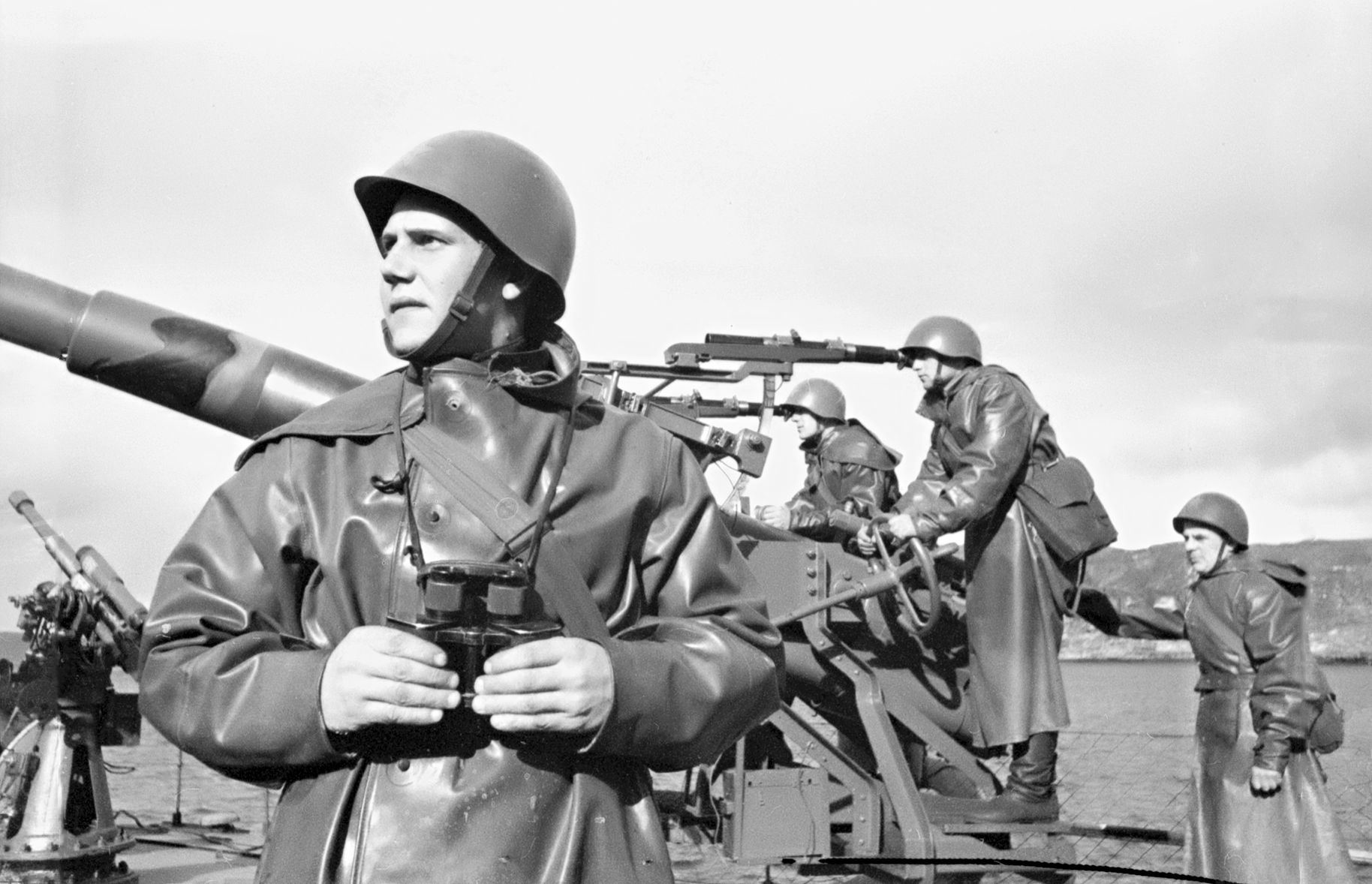 Орудийный расчет Северного флота. 1941 г.