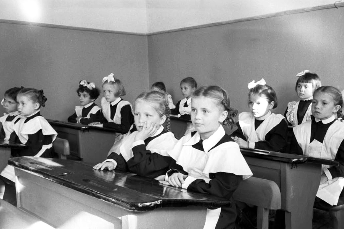 Женская школа № 29 им. А. С. Грибоедова. 20 октября 1948 г.