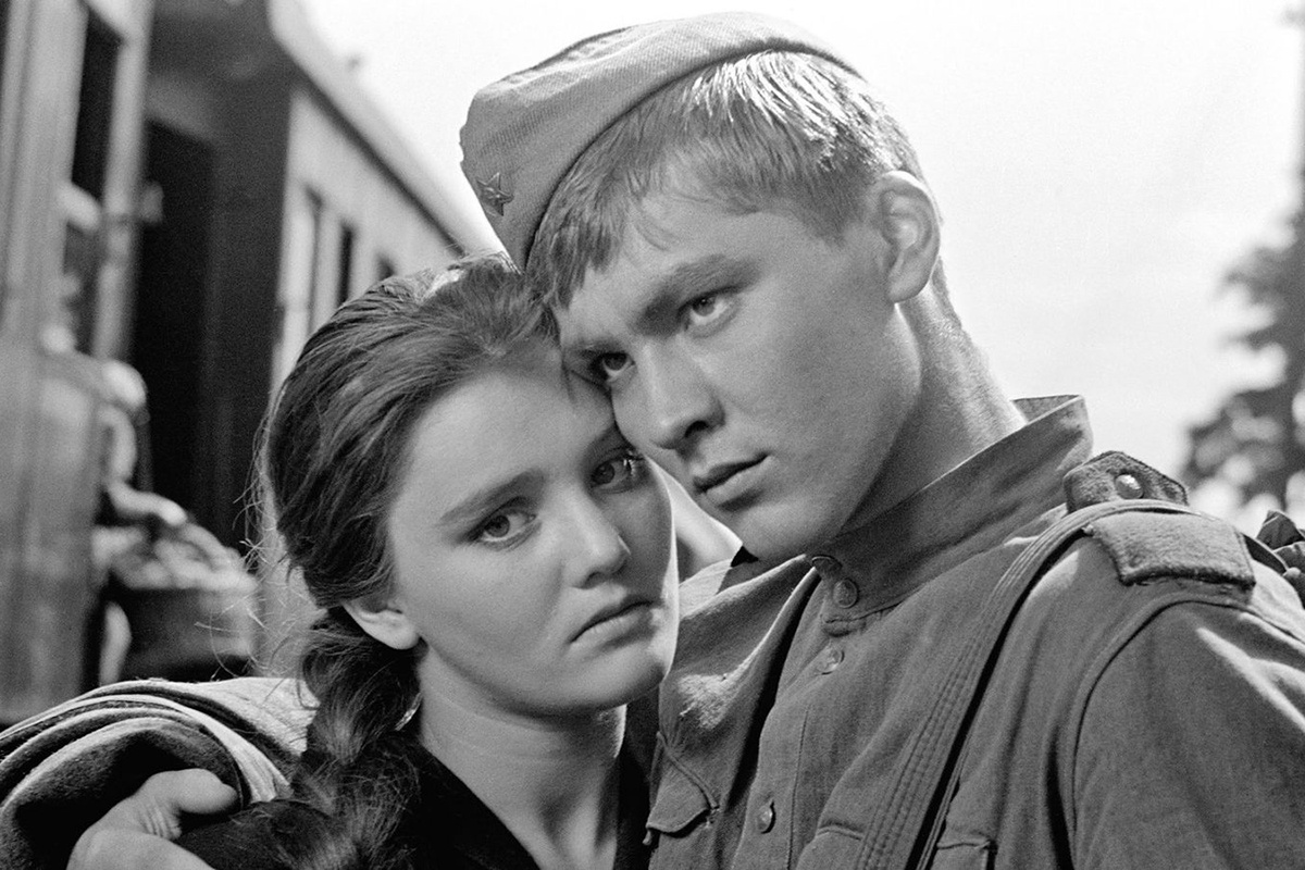 Жанна Прохоренко и Владимир Ивашов в фильме "Баллада о солдате". 1959