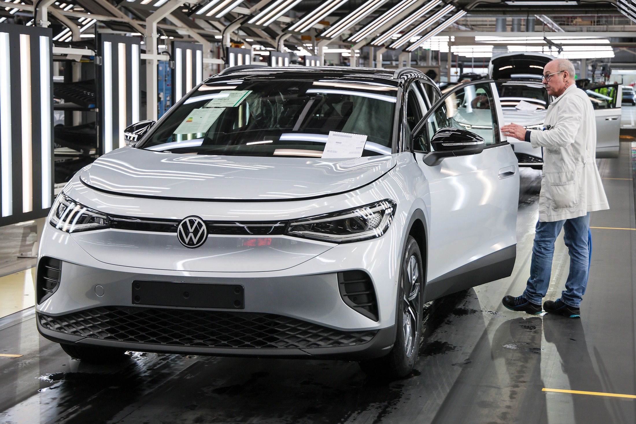 "Положение Volkswagen действительно сложное". Эксперты рассказали, что будет с немецким концерном