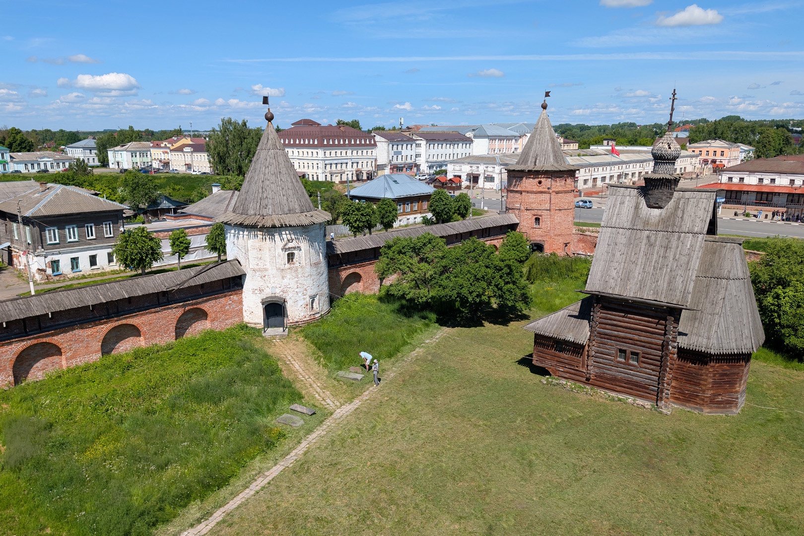 В летописях город первоначально назывался Гюргев или Гергев по имени его основателя Юрия Долгорукого. Вторая часть названия, происходящая от слова "поле", так как город стоит на суздальском Ополье