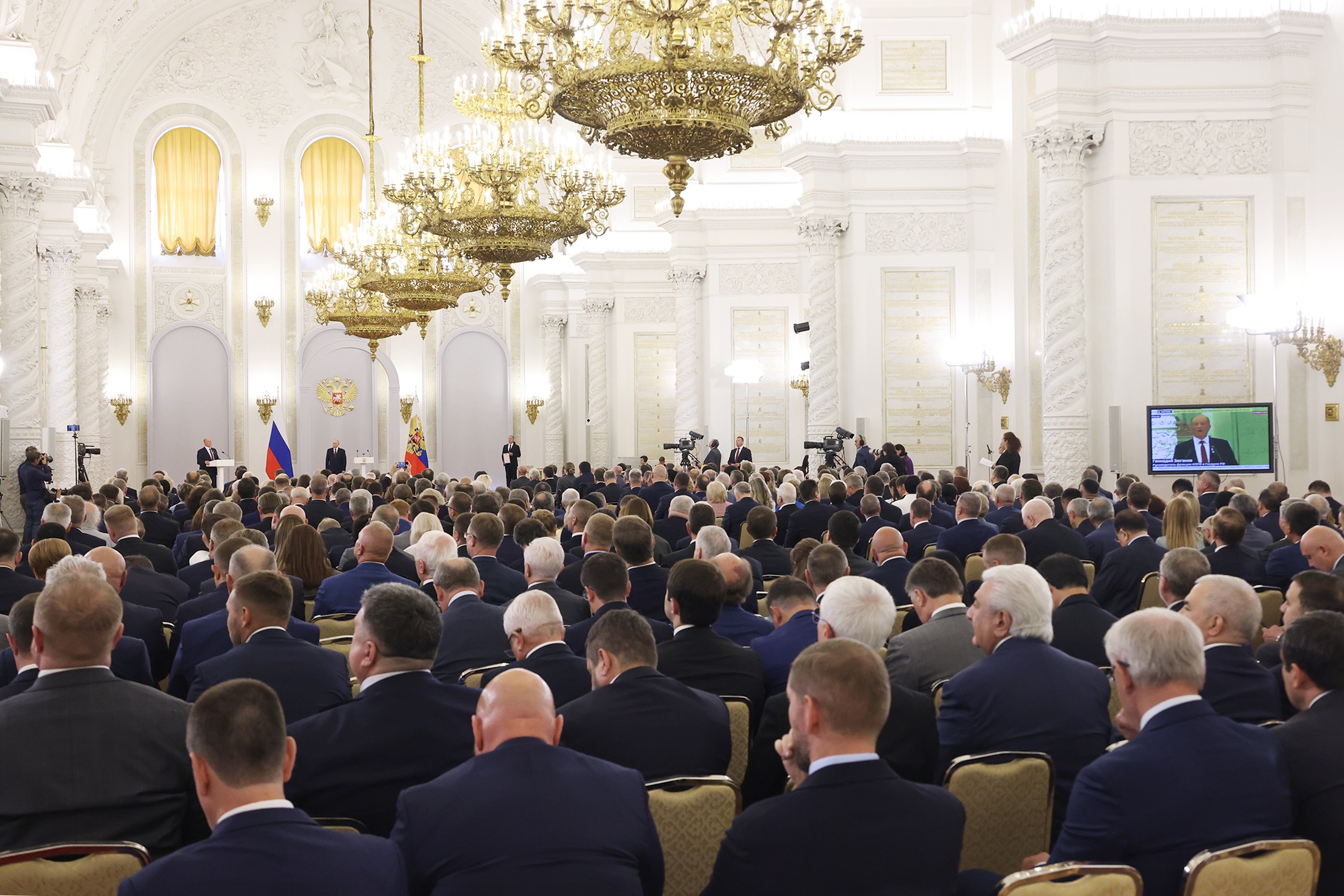 Владимир Путин открыл первое заседание Госдумы девятого созыва