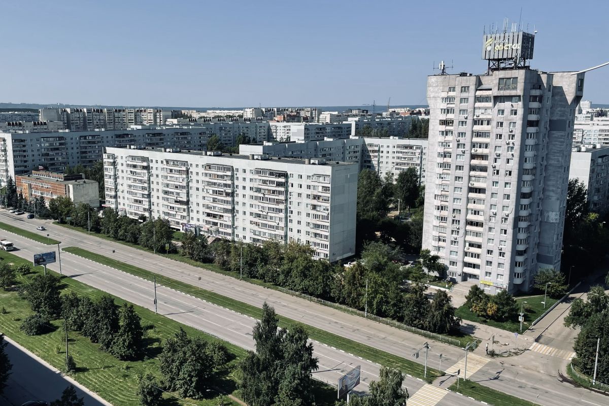 Проспект Ленинского комсомола в Новом городе. 